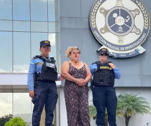 Los agentes de la Dirección Policial de Investigaciones (DPI) asignados a la Policía Internacional (Interpol) recibieron a la ciudadana originaria de Nicaragua para continuar con el proceso judicial.