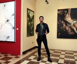 Su obra es una psicodélica gráfica muy atrayente que lo caracteriza por un estilo propio y en constante evolución.