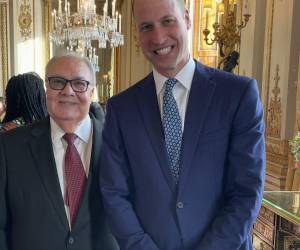 El embajador Iván Romero en el Palacio de Buckingham en la coronación del rey Carlos III de Inglaterra.