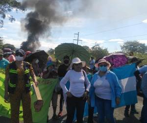 El personal de salud pide a las autoridades que les den una respuesta a sus peticiones y así poder seguir laborando en el Hospital de San Lorenzo.