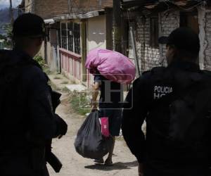 Varias familias que residían en el sector 8 de la colonia Villa Nueva fueron amenazadas por pandilleros, quienes les ordenaron abandonar sus hogares.