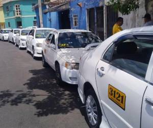 Suben 5 lempiras a la tarifa del taxi colectivo por combustibles