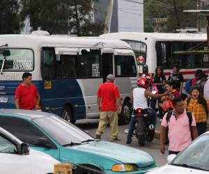 Ante la presión por el alza en combustibles, el gobierno decidió subsidiar con L2 el transporte urbano, evitando trasladar el incremento a los usuarios.