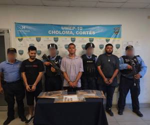 Los tres detenidos, junto a las evidencias, fueron remitidos esta mañana al Ministerio Público (MP) y luego a los tribunales de justicia.