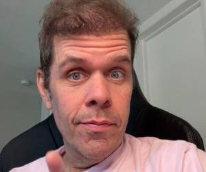 El entorno cercano de Perez Hilton difundió este sábado un nuevo parte médico y pidió respeto a la privacidad familiar mientras continúa la recuperación del comunicador.