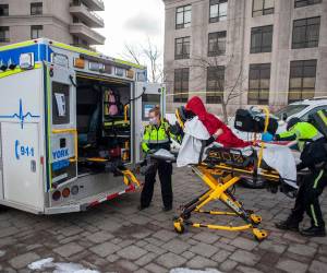 Alrededor de 25 personas están siendo atendidas por lesiones en el centro médico local