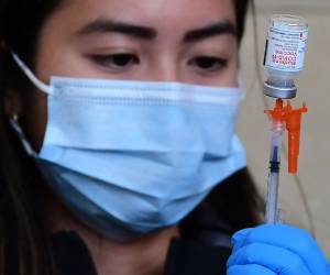 La nueva vacuna de Moderna estará destinada a personas mayores de 12 años.