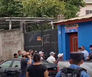 La Policía Nacional llegó hasta la empresa HLV para investigar las denuncias hechas por los inversionistas.
