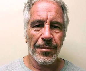 El Departamento de Justicia de Estados Unidos publicó millones de nuevos archivos relacionados con Jeffrey Epstein, lo que supone la mayor cantidad de documentos compartidos por el gobierno desde que una ley ordenara su publicación el año pasado. ¿Qué se dice sobre Donald Trump?