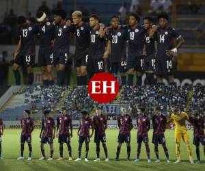 Arriba parte de la Selección de República Dominicana y abajo los integrantes de su rival, Estados Unidos.