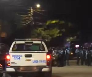 La Policía Nacional confirmó este martes la muerte del subcomisario Esteban Joel Vargas Díaz durante un enfrentamiento armado con delincuentes en el sector La Providencia, en Chamelecón, zona norte del país. Aquí los detalles.