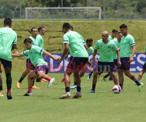 Maravillados con las modernas instalaciones propiedad del Olimpia, los chapines afinaron detalles para el vibrante duelo del jueves en el Chelato Uclés.
