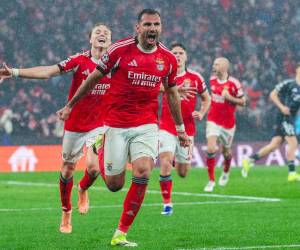 El Benfica gana a Real Madrid con goles de Vangelis Pavlidis y Andreas Schjelderup.