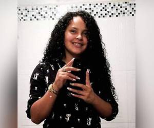 La mujer permanecía recluida en el Centro Penal de Intibucá de donde esta tarde se fugó y rápidamente huyó del lugar a bordo de una motocicleta que la esperaba.