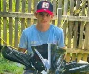 Fotografía en vida de Isaí Emmanuel Alvarado Flores, de 17 años de edad.