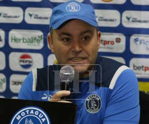 El técnico español se soltó en conferencia de prensa post partido.