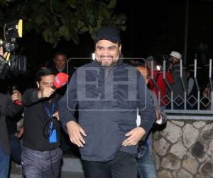 Con una amplia sonrisa y aparente tranquilidad, José Carlos Cardona salió de la Corte Suprema de Justicia (CSJ) luego de que se le impusiera la medida de arresto domiciliario.