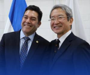 Autoridades de Honduras y Japón durante la firma del acuerdo de cooperación para fortalecer el sistema de agua potable en Tegucigalpa.
