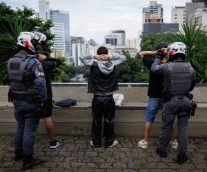 Policías especializados en seguimiento digital se infiltraron en los grupos de redes sociales de sospechosos.