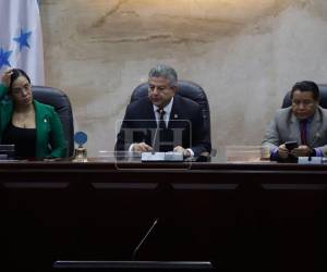 Tomás Vaquero inició la sesión del Congreso a las 5:35 de la tarde.