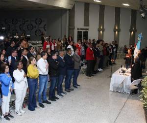 Los diputados de oposición se reunieron esta tarde noche en las instalaciones de Vida Abundante.