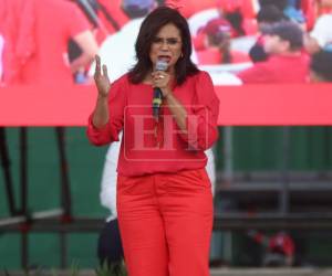 Rixi Moncada aprovechó para enviar un mensaje a los candidatos presidencial del Partido Nacional y Liberal.