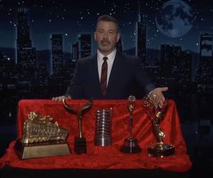 Durante el programa del 15 de enero, Kimmel enseñó los premios que podría compartir.
