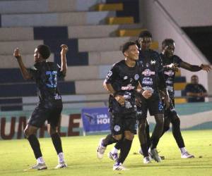 Imágenes de desarrollo del partido.