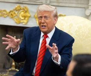 Trump dice que EE UU investiga si Irán tiene drones almacenados en Cuba.