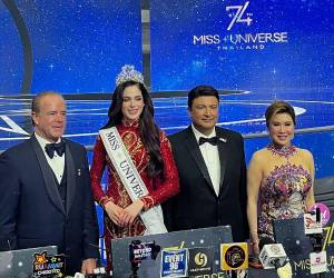 Raúl Rocha, junto a la mexicana Fátima Bosch, el guatemalteco Mario Búcaro y la tailandesa Teresa Chaivisut en el Impact Challenger, Nonthaburi, Tailandia.