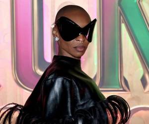 Universal Pictures informó a la prensa que Erivo “no se siente bien y ha perdido su voz”, por lo que ni ella ni Ariana Grande darán entrevistas en la gala de estreno en Nueva York.