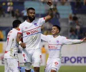 Olimpia no falla y supera a Real España en primer choque de las triangulares