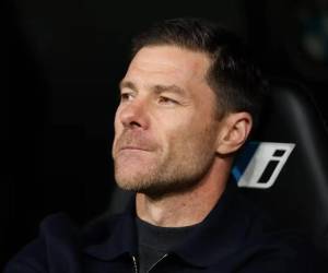 El técnico español Xabi Alonso salió del Real Madrid por malos resultados, pese a ello, las ofertas han comenzado a llegar y dos grandes clubes lo quieren