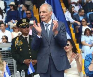 El presidente Nasry Asfura agradeció al pueblo hondureño durante su discurso en el Estadio Nacional Chelato Uclés, donde destacó los 205 años de independencia y el orgullo nacional.