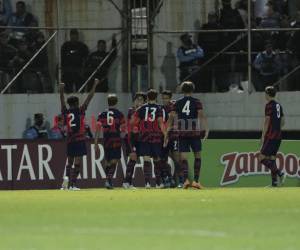 Estado Unidos celebra su tercer gol en el Morazán.