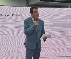 Salvador Nasralla asegura que la totalidad de las actas presenta inconsistencias.