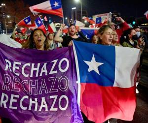 Más de 13 millones de chilenos votaron -mediante plebiscito- por la propuesta de nueva Constitución que se redactó. En octubre del 2020 el 78% de los chilenos votó para poder cambiar la Carta Magna.