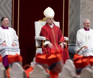 Papa León durante la celebración del Viernes Santo 2026.