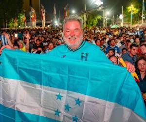 Roberto Contreras instó a la gente a salir a votar este domingo 30 de noviembre.