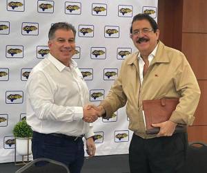 El designado presidencial, Manuel Zelaya, junto al presidente del Cohep, Mateo Yibrín, sostuvieron una reunión este miércoles -6 de julio-.