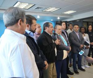 La primer reunión entre las comisiones negociadoras de los dos partidos políticos se llevó a cabo el viernes 16 de enero, en las instalaciones del Consejo Hondureño de la Empresa Privada (Cohep).