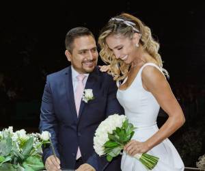 Mario Núñez, un pastor de origen peruano y radicado en Bolivia, fue enviado a la cárcel por 180 día bajo los señalamientos de estupro y violencia doméstica en contra de dos menores. Las presuntas víctimas relataron testimonios que exponen una oscura realidad detrás de una fachada de líder religioso. A continuación los detalles del caso que ha sacudido las redes esta semana.