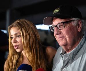 Shakira junto al filántropo estadounidense Howard Graham Buffett harán la reconstrucción de los centros educativos.