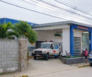 En una ambulancia fue trasladada la señora a un hospital de la zona.