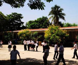 La medida busca proteger la salud de estudiantes y docentes.