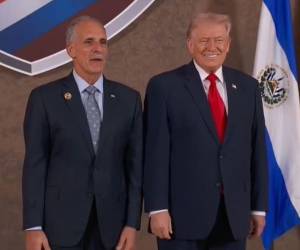 Asfura fue recibido por el presidente Trump previo a su discurso en la cumbre.