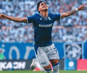 El hondureño Luis Palma se sacó un golazo de tiro libre.