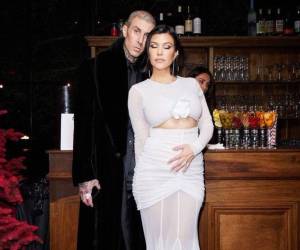 Una fuente cercana a la pareja compartió: “Ella se siente mejor, también está feliz de tener a Travis de regreso en casa”.