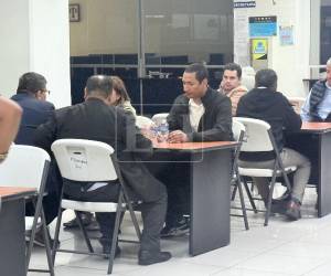 Los acusados deberán pagar una fianza, además de otras medidas cautelares.