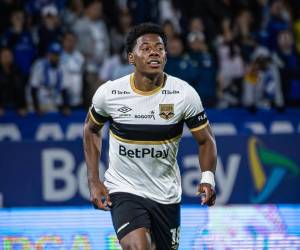 Salvatore Simeone, director deportivo del Internacional, llenó de elogios al delantero hondureño.